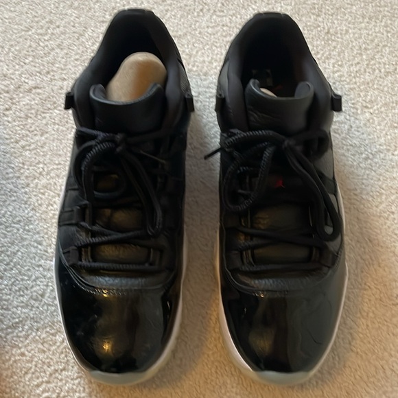 Men’s Air Jordan 11 Retro Low, Size 10.5, black - Picture 3 of 7